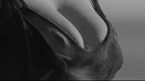 Fergie in Nine (2009) Sexy Breast Close Up Cleavage 684289