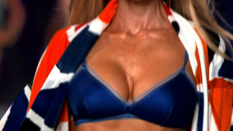 Marisa Miller in Victoria's Secret Fashion Show 2008 Underwear Blue Bra Cleavage 666202