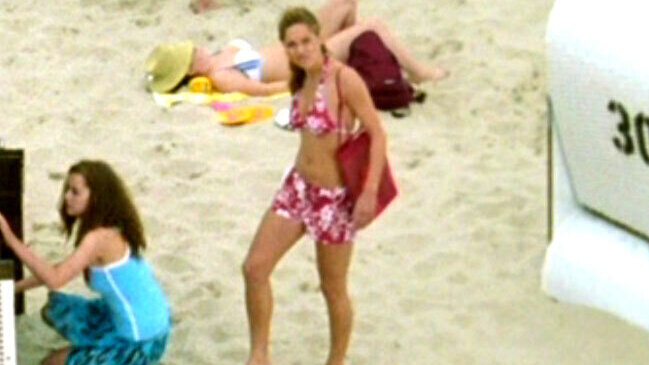 Hottest Jessica Richter Scene in Das Lächeln der Tiefseefische. Bikini, SFW, beach. 636014