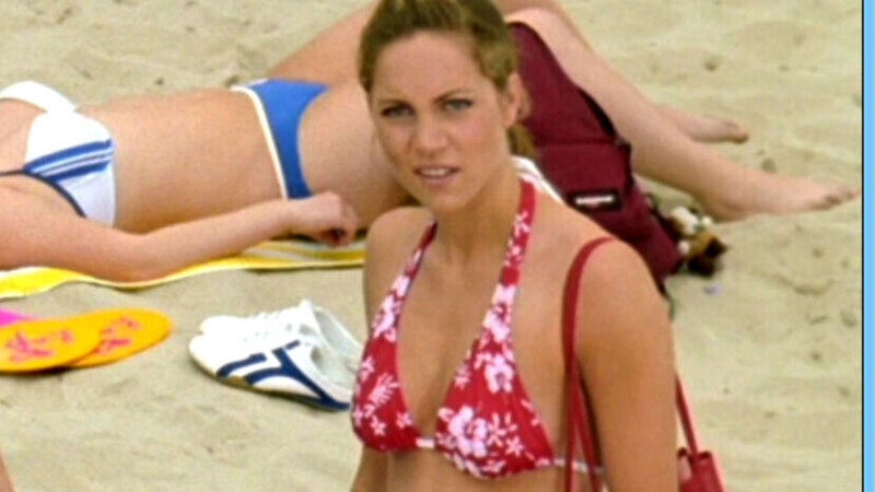 Sexiest Jessica Richter Scene in Das Lächeln der Tiefseefische. Bikini, SFW, beach. 636013