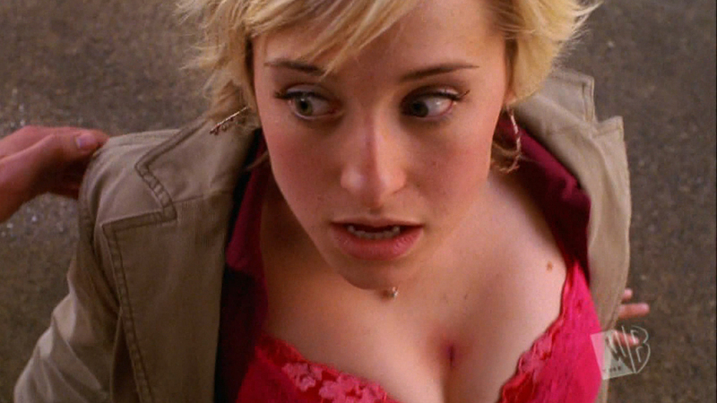 Sexiest Scenes of Chloe Sullivan from Smallville. Sexy, blonde, cleavage. 658103