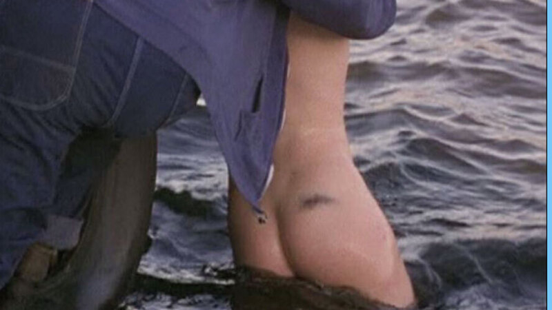 Raya from Dischord Naked. Butt, back exposed, in water. 613955