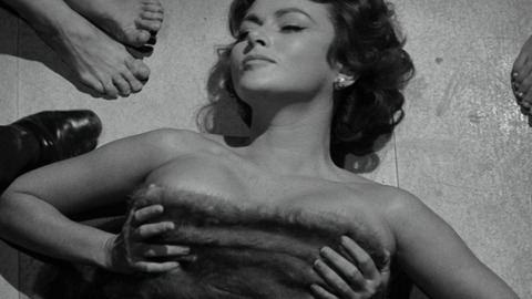 Nadia Gray in La Dolce Vita (1960) Sexy Brunette Cleavage 749635