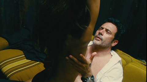Zoe Saldana in The Losers (2010) Sexy Brunette Sexy 686707