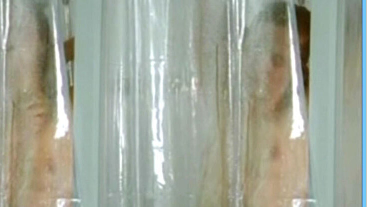 Heike Falkenberg Nude in Drei mit Herz. Breasts, bathroom, brunette. 653134
