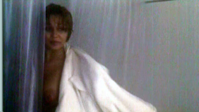Elena from Dile a Laura que la quiero Naked. Breasts, black hair, left breast. 617309
