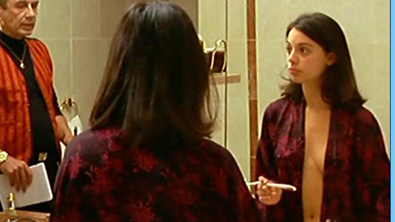 Hottest Céline Milliat-Baumgartner Scene in Dormez, je le veux!. Sexy, cleavage, mirror. 552980