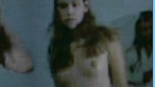 Isabelle Neumann from Venus im Netz Naked. Breasts, brunette, nude. 552995