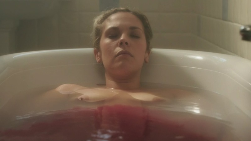 Alysson Paradis Naked in Q.I.. Breasts, bathtub, blonde. 752545