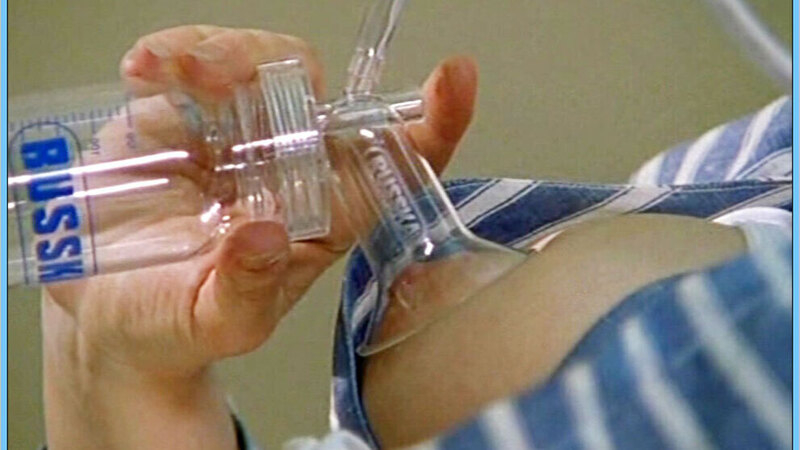 Tatjana Clasing Nude in Kinderärztin Leah - Am seidenen Faden. Breasts, breast pump, close-up. 626044