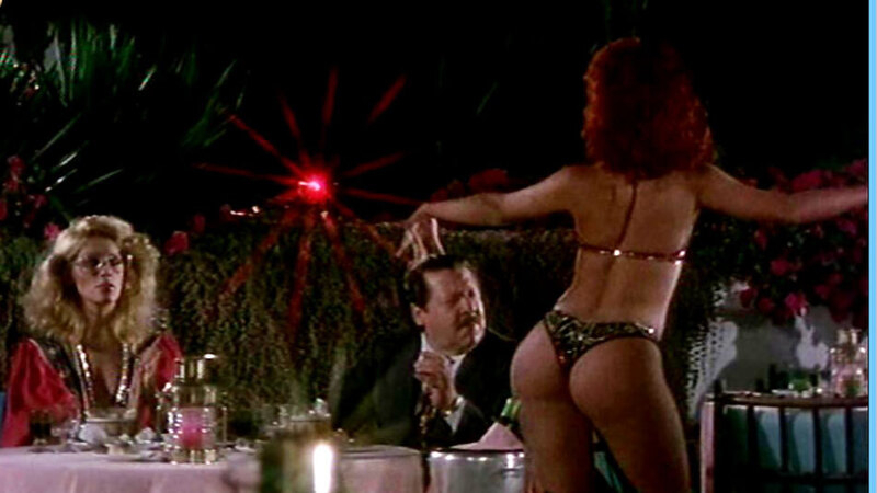 Sexiest Scenes of NA from La mujer es un buen negocio. Sexy, SFW, back exposed. 571661
