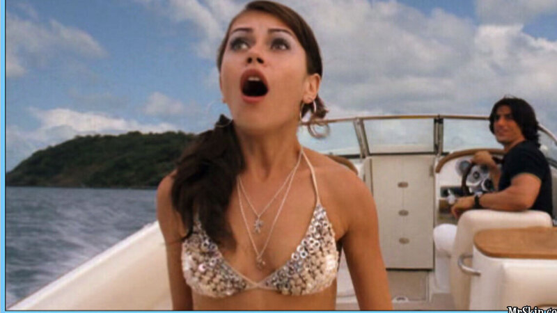 Sexiest Scenes of Gemma Honeycutt from Fool's Gold. Bikini, SFW, boat. 649985