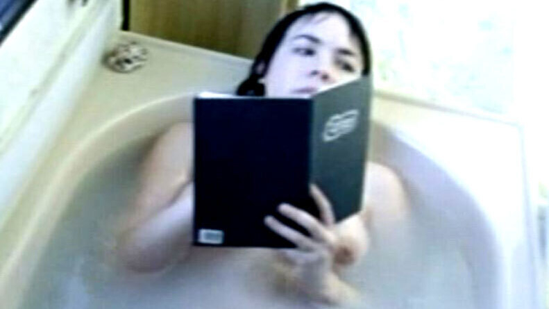 Emily Barclay Nude in In My Father's Den. Breasts, bathtub, dark hair. 620824