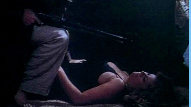 Sexiest Denise Filiatrault Scene in Ultimatum alla polizia. Sexy, SFW, black bra. 621223