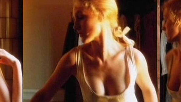 Sexiest Scenes of Maria from Magnetisörens femte vinter. Sexy, blonde, cleavage. 622385