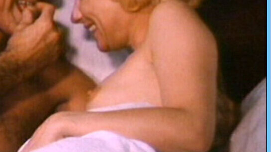 Nudes of Rosa from ¿Lo sabe el ministro?. Breasts, blonde, couple in bed. 593364