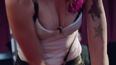 Sara Paxton in Love & Air Sex (2013) Sexy Clevage Sexy 734438