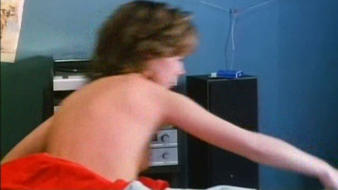 Pinky from Vous habitez chez vos parents? Naked. Breasts, blurry, getting out of bed. 778433