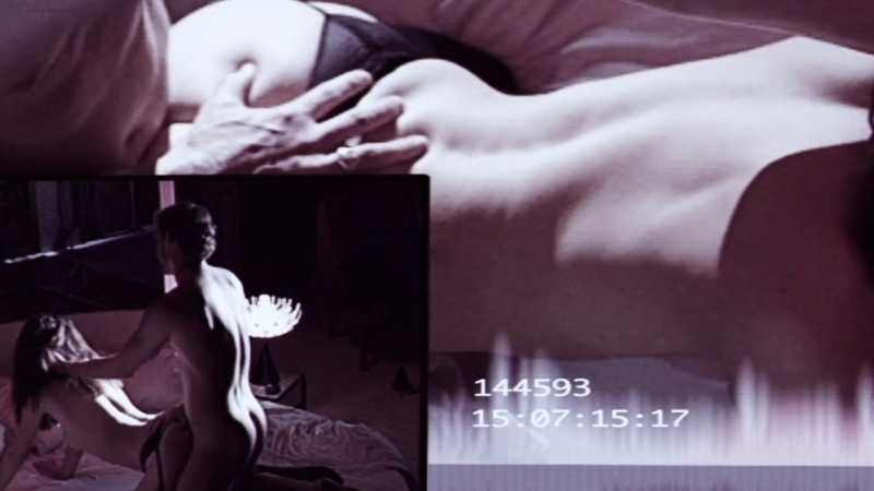 Anna Drijver Nude in Loft. Butt, couple in bed, doggy style. 757024