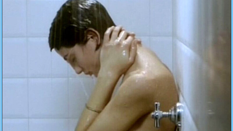 Hottest Francesca Inaudi Scene in L' uomo perfetto. Sexy, brunette, shower. 638342