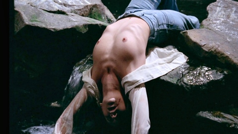 Martine Grimaud Naked as La photographe. Breasts, brunette, dead body. 1013001