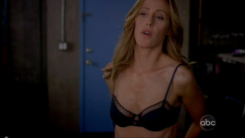 Kim Raver in Grey's Anatomy (2005-2021) Underwear Black Lace Bra Blonde 684562