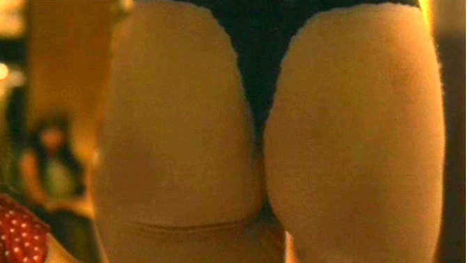 Nudes of Alicia from Todo es mentira. Breasts, brunette, butt close-up. 640032