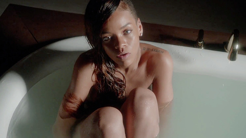 Rihanna in Stay (2013) Sexy Bathtub Black 721765