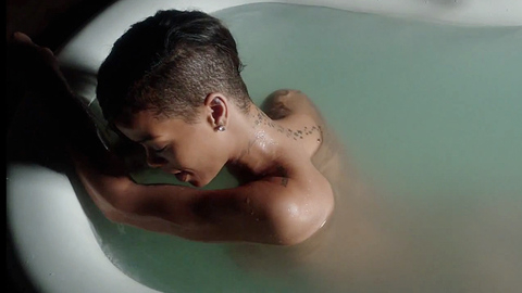 Rihanna in Stay (2013) Sexy Bathtub Black 721768