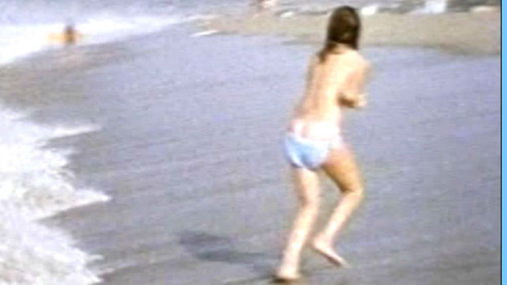 Verkina Flower Nude as Donna. Butt, accidental skin, back exposed. 632324
