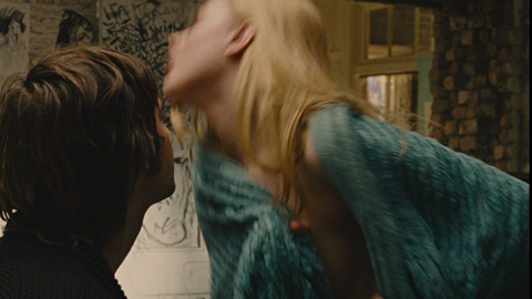 Evan Rachel Wood in Across the Universe (2007) Sexy Couple Covering Up 690901