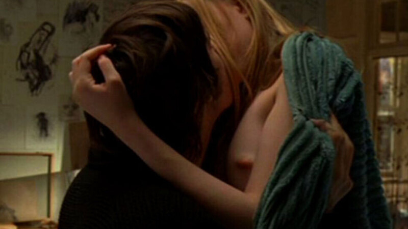 Evan Rachel Wood Nude in Across the Universe. Breasts, couple kissing, left breast. 646510