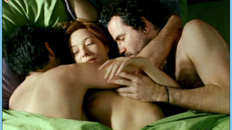 Carlota from Los 2 lados de la cama Naked. Breasts, brunette, cuddling. 633521