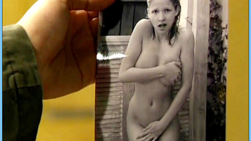 Sexiest Sarah Ulrich Scene in Unter Uns. Sexy, SFW, covering breasts with arms. 655831