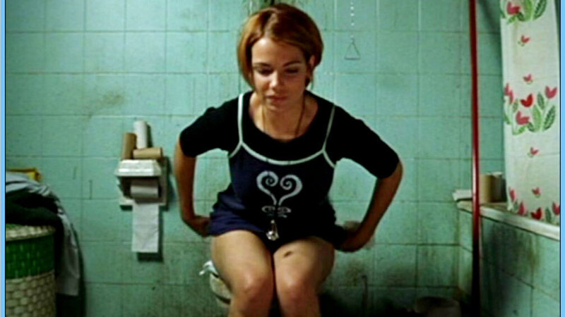 Sexiest Scenes of Lucía from Gente pez. Sexy, bathroom, brunette. 601139