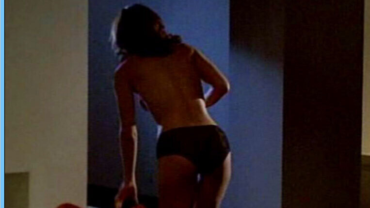 Sexiest Scenes of Grace Santiago from Nip/Tuck. Underwear, SFW, back exposed. 654593