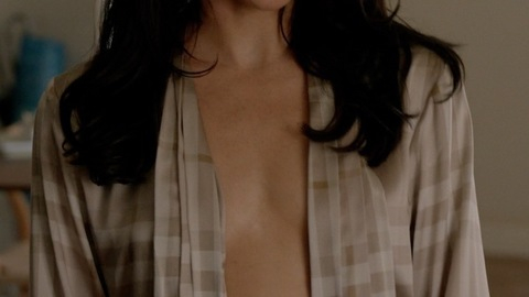 Meghan Markle in Suits (2012-2016) Sexy No Bra Open Shirt 728852