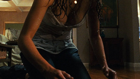 Paula Patton in Mirrors (2008) Sexy Bending Over Cleavage 651530