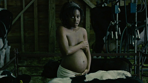 Claire-Hope Ashitey in Children of Men (2006) Sexy Arm Covering Breasts Black 682419