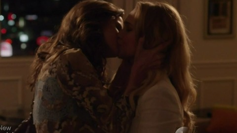 Hottest Hayden Panettiere Scene in Nashville. Sexy, Lesbian, SFW, kiss. 731594