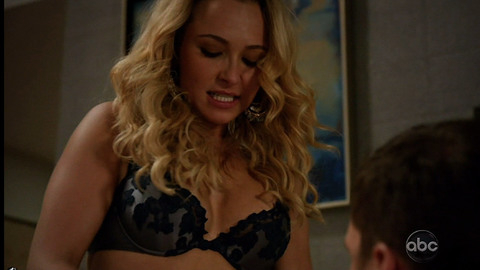 Hayden Panettiere in Nashville (2012-2018) Underwear Blonde Lace Bra 718207