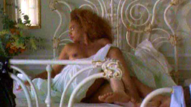 Arnetia Walker Naked in Scenes from the Class Struggle in Beverly Hills. Breasts, Black, brunette. 555487