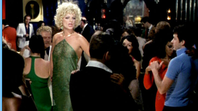 I padroni della città's Sexiest Scenes with Gisela Hahn. Sexy, blonde, curly hair. 640044