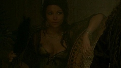 Jessica Parker Kennedy in Black Sails (2014-2017) Sexy Brothel Cleavage 755194