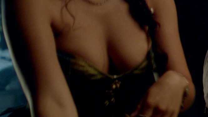 Black Sails's Sexiest Scenes with Jessica Parker Kennedy. Sexy, SFW, cleavage. 755196