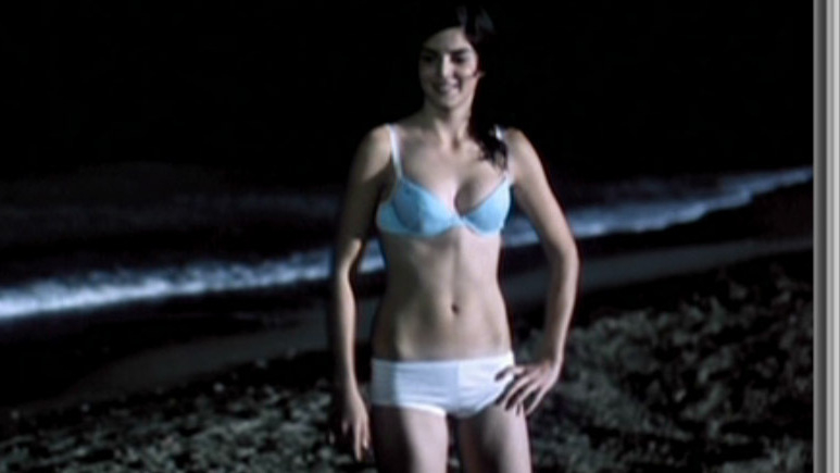 Sexiest Clara Lago Scene in Arena en los bolsillos. Underwear, beach, brunette. 642427