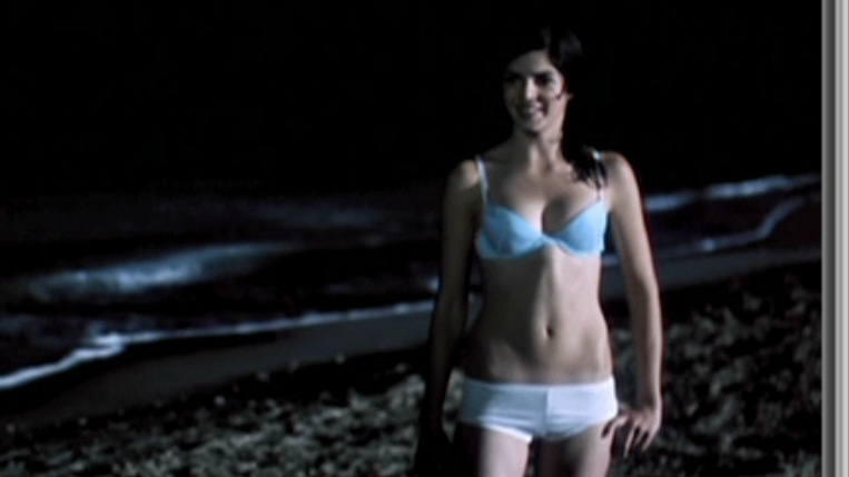 Arena en los bolsillos's Sexiest Scenes with Clara Lago. Underwear, beach, brunette. 642426
