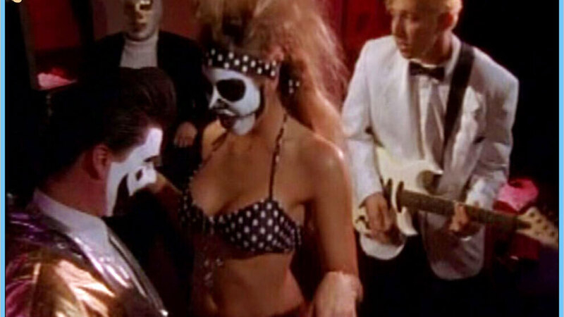 Hottest Kitty Scenes. Sexy, SFW, polka dot bikini. 643905