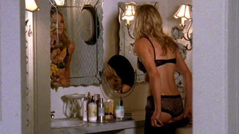 Yvonne Strahovski in Chuck (2007-2011) Underwear Bathroom Black Bra 665239