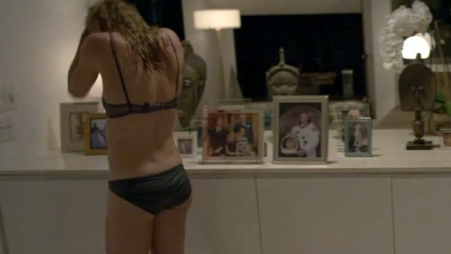 Sexiest Yvonne Strahovski Scene in Louie. Underwear, SFW, back exposed. 739495